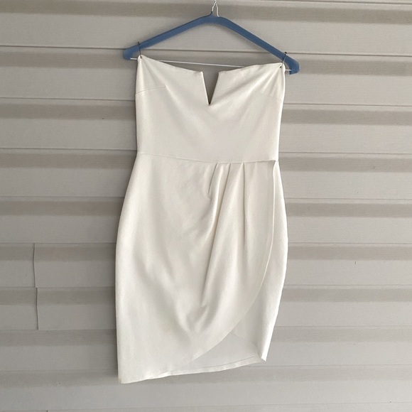 Off White Hannah Asymmetrical Dress - Picture 2 of 8